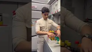 Pramugara Ganteng Super Air Jet Lagi Persiapan SOB dalam Pesawat