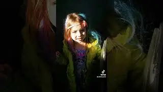 Little girl Lilith replaces Ford Focus running lights bulbs