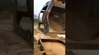 Rotary screen bucket