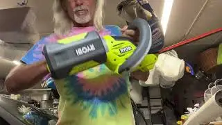 How to insert and remove 40 Volt battery in Ryobi Hedge Trimmer