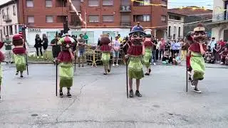 Ball dels Cabeçuts del barri de l’Eixample Popular d’Olot