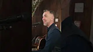 Barry sings Dancing In The Dark (Bruce Springsteen cover) Wedding Singer &Eacute;ire live at Darver Castle
