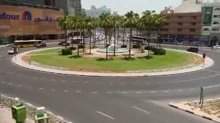Driving in Dubai: Experience the Mesmerizing Roundabout Adventure! 🚗🏰 Deira Fish Round about