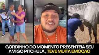 GORDINHO DO MOMENTO LEVA PITCHULA PARA RECEBER O PRESENTE E ROLA MUITA EMO&Ccedil;&Atilde;O - CONFIRA