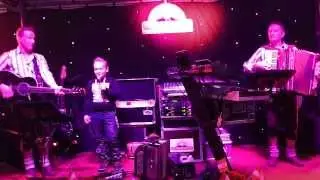 Devin zing het Kufsteinlied, met het Tschirgant duo