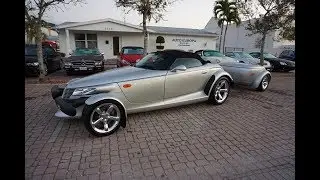 Это настоящее чудо, что этот Plymouth Prowler 2000 года с заводским прицепом вообще был построен ...