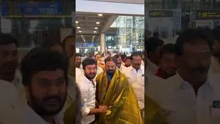 Ex MP & LB Nagar In-charge Madhu Yashki given a grand welcome at Rajiv Gandhi International Airport