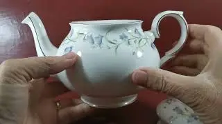 Duchess China Harebell pattern 571 Vintage 1.5-pint Teapot