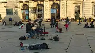 Torino, un venerd&igrave; pomeriggio in Piazza Castello