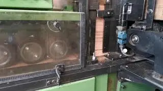 Jolly tovarna / Kako delajo Jolly barvice? / Leseni del in vstavljanje barvne mine