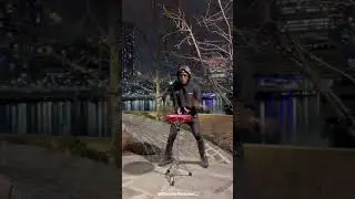 Watch how the Beatello Ultra-Thin Marching Snare handles those insane stick tricks #marchingsnare