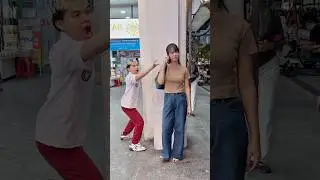 This girl's cell phone was stolen😂