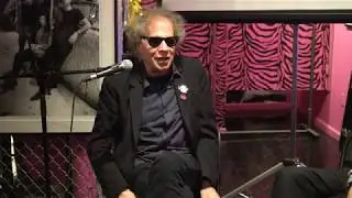 Close Up Artist Talk with David Godlis