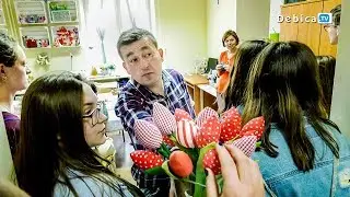 Piękne wiązanki, ceramika, ręcznie wykonana biżuteria, a nawet meble –  na Warsztatach Terapii Zajęc