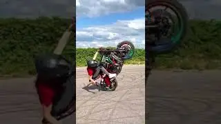 Sarah Une Pro Des 2 Roues Futur Cascadeuse Pour Les Film 👍❤️😂 #motorcycle #bikerlove #shorts