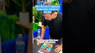 John Romita Jr signing a Spider-Man tribute to his iconic dad #spiderman #johnromita #comics #marvel
