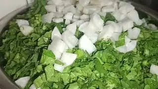 सर्दियों मे मुल्ली की सब्जी बनाई सबको बहुत पसन्द आई 🌿🌿😋😋पता नही था ऐसे भी बनाते है मुल्ली की सब्जी💯👑