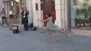 [Full] Arab Dad Encourages His Daughter To Dance - Comptine d`un autre ete - l`apres-midi