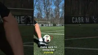How to Curve a Soccer Ball #soccerball #soccerplayer #soccer #soccertutorial