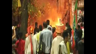 Know the politics behind Kolkata violence | Ghanti Bajao