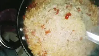 Breakfast me Meggie bana rahe hai 