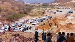 This is Monster Flash Floods on Desert You Won't Believe Unless It's Caught on Camera