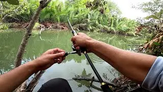 MANCING DI SAAT AIR PASANG-SURUT IKAN ENAK PADA RAKUS MEMAKAN UMPAN