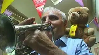 Grumly - L'ours qui fait ol&eacute;.