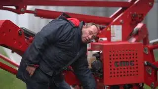 Fassadenreinigung mit CMC S22 Kettenarbeitsbuhne und hyCLEANER red EVO I