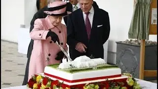 Queen Elizabeth Loves Cake So Much That She Travels With It : news and Recipe