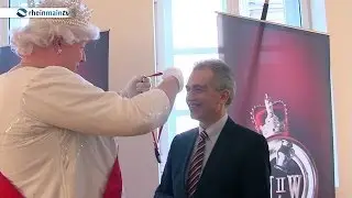 Feldmann zum Ritter geschlagen