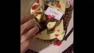 Strawberry Hearts Chocolate Smash Pinata Cake