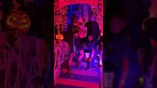 Trick or Treating with Jinx (Jinx Cosplay)