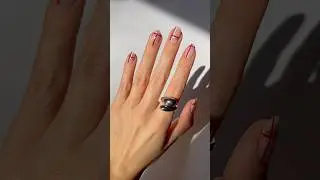 An easy DIY holiday nail art idea for natural nails. #diymanicure #naturalnails #holidaynails