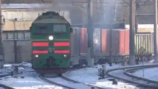 Тепловоз 2ТЭ116К-1081 с грузовым поездом