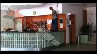 Man With No Arms Goes Crazy South Beach Hotel Lobby!!!