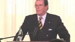 UNICEF: Sir Roger Moore wins humanitarian award