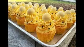Passionfruit Cupcakes! With gold white chocolate truffles