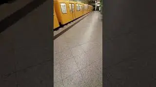 U Bahn Berlin Linie U5 Einfahrt kurzzug Magdalenenstr nach H&ouml;now