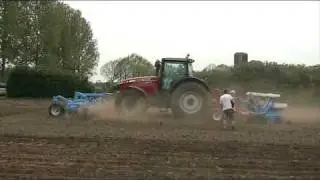 Loonbedrijf TE RIET ploegloos maiszaaien