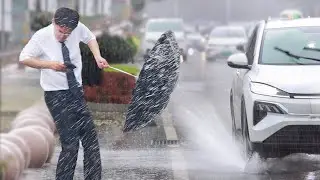 Will People Get Splashed by Cars on a Rainy Day? | Social Experiment