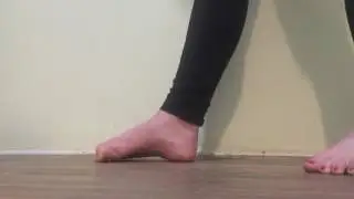 Toe Crunches