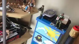 Villains and giant robot destroys the city!