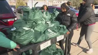 2,000 emergency food bags distributed to 4 Toledo Public Schools from Islamic Food Bank