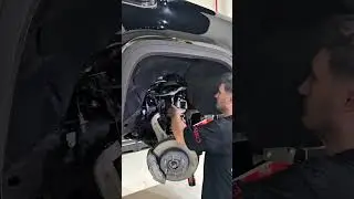 Installing FOX: One bolt at a time #4x4 #Tuning #offroad #cars #bms