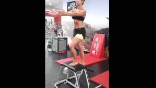 Forward Lunge Roberta Martinelli Personal Trainer