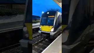 TRAIN arriving at LISBURN STATION in NORTHERN IRELAND☘️