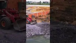 Incredible! dozer pushing sand, Groups Operating Dump truck  Short1519