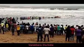 Rescue:Public Save 3 Fisherman|high tide in sea| Vanakbara Diu