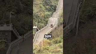 Эта машина пыталась подняться по лестнице 🤣